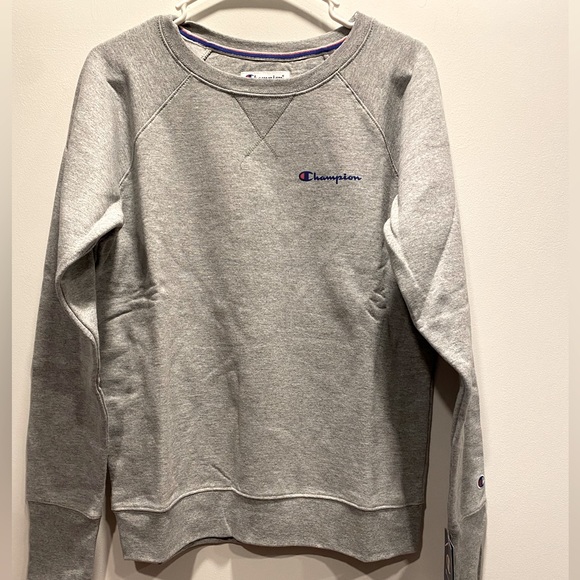 Champion Women's PowerBlend Graphic Crew Neck Pullover - Size Medium - Picture 1 of 4